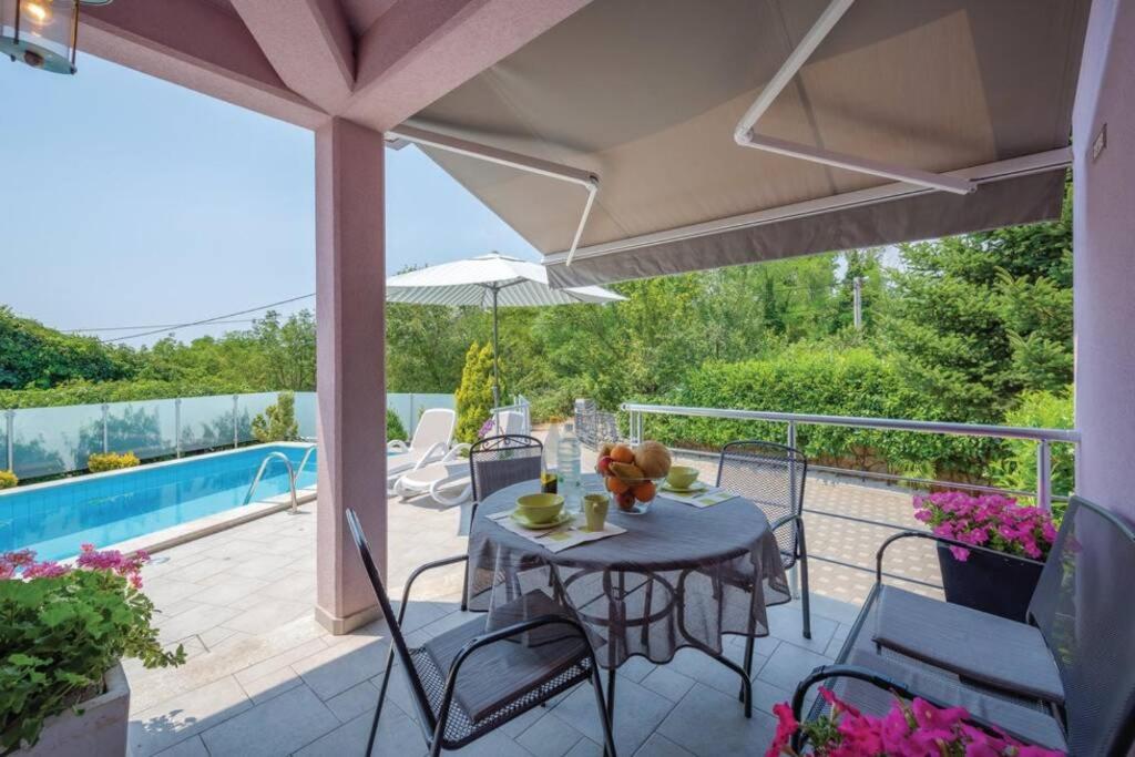 Adorable Holiday House Lilla-With Pool-Near Old Town Labin Labin  Exterior foto